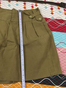 Stylish Khaki Shorts with Belt