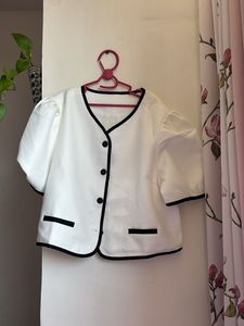 Chic White Puff Sleeve Blouse