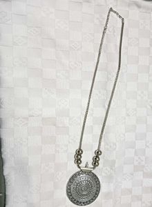 Chic Silver Chain Necklace with Beads
