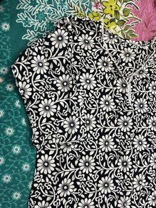 Stylish Black &amp; White Floral Kurta