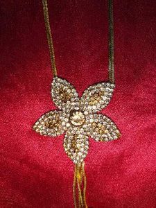 Elegant Floral Necklace