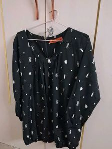 Chic Black Printed Top