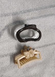 Cream Bow &amp; Claw Hair Clips Set