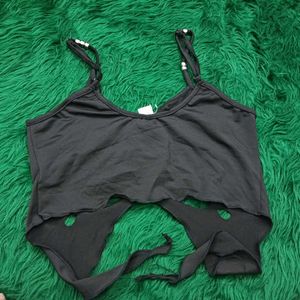 Black Cutout🫴🏻 🎁Bow Detail Crop Top