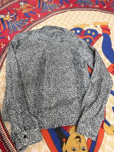 Chic Leopard Print Button-Up Shirt