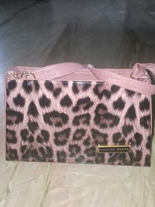 Chic Leopard Print Crossbody Bag