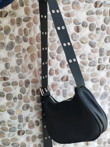 🖤🖤Tendy Crossbody Slingbag
