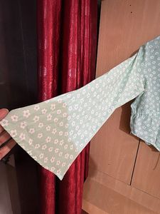 Floral Print front open tie-up shrug