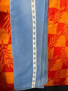 Men's Light Wash Distressed Jeans