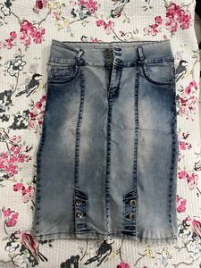 Chic Denim Knee Length Skirt
