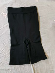 Black High-Waisted Shaping Shorts