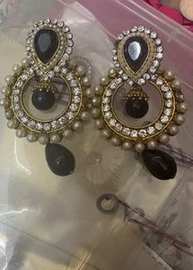 Exquisite Black Stone &amp; Pearl Earrings
