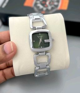 Elegant Gucci Ladies Watch