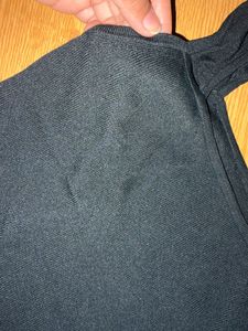 Chic Black Fitted Tank Top