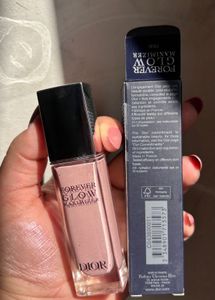 Dior Forever Glow Maximizer highlighter :- pink