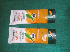 Himalaya Dark Spot Clearing Turmeric Face Wash