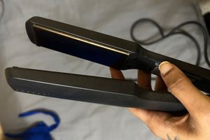 NOVA Hair Straightener