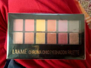 Lakme Multicolour Glitterati Chroma Chic Eyeshadow