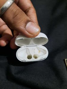Apple Airpords Wireless Earbuds with Charging Case