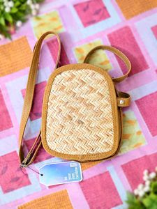 Chic Straw Crossbody Bag