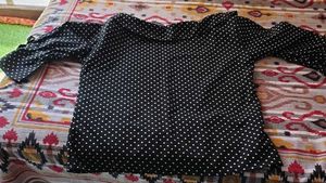 women summer season top.
