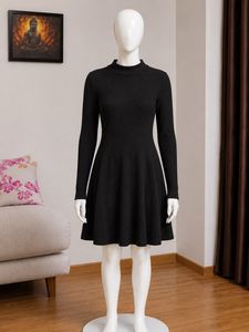 black chic dress