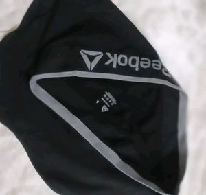 Reebok Sports Bra - Black &amp; Red sez M