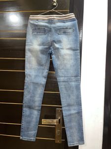 Light Wash Jogger Jeans