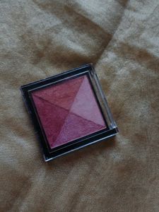 Swiss beautiful highlighter+ free dot and key lip