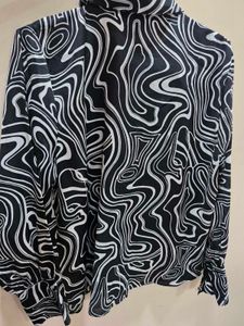 Chic Black &amp; White marble print Button-Do