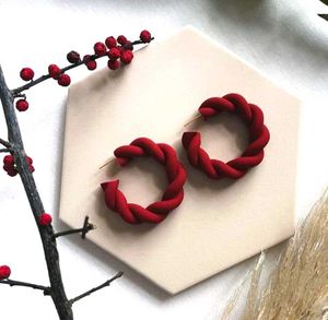Bold Twisted Hoop Earrings - 1 Pair
