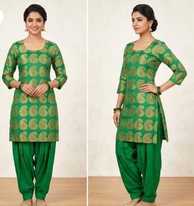 🤩suitElegant Green Brocade Salwar Suit Set