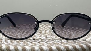 Stylish Oval Sunglasses