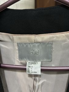 H&amp;M Black V-Neck Buttoned Vest