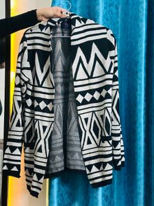 Stylish Black and White Geometric Cardigan
