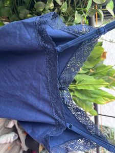 ❤️Navy Lace Trimmed Cami💕