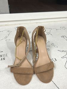 Monrow Tan-nude Suede Chain Heels