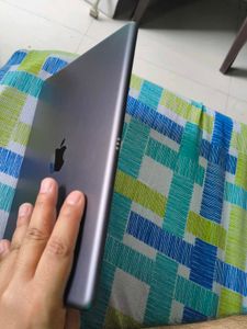 Apple iPad 9th Gen 64 gb