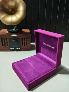 Caratlane ring  Box