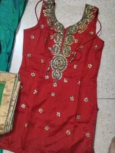 Red &amp; Green Kurta Set