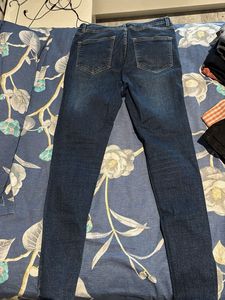 Dark Wash low-Waisted Skinny Jeans