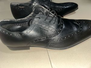 Chic Black Brogues