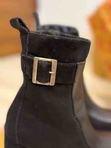 Theater Women Gaga Black Buckle Detail Platform He