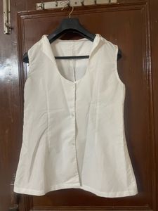 Classic White Sleeveless Button-Up Top