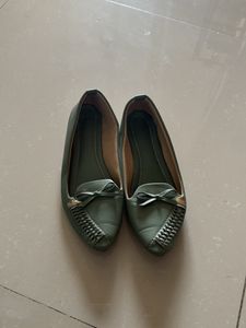 Green Flat Ballies In Good Condition