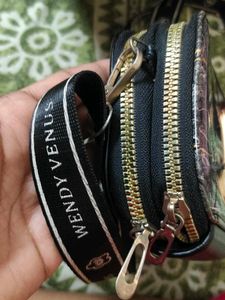 black clutch purse