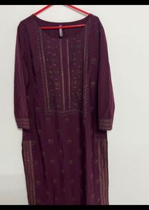 offer🔥🔥Elegant Embroidered Kurta Set with Dupatt
