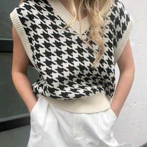 Houndstooth Knit Vest