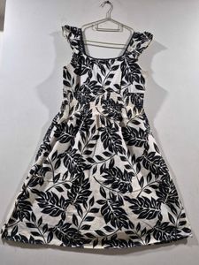 Black &amp; White Leaf Print Dress