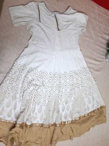 Elegant White &amp; Gold Printed Kurta